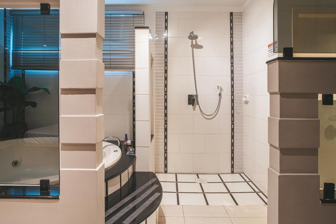 Motel Kalahari Жарагуа-ду-Сул Экстерьер фото